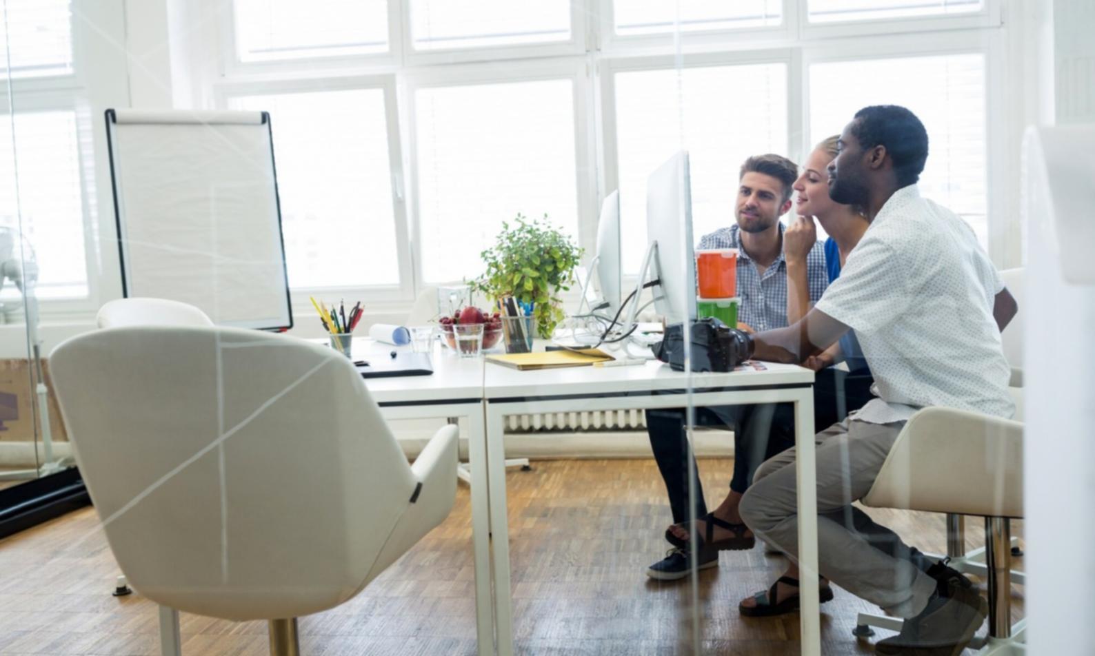 Espace de travail professionnel pour l'analyse des tendances financières